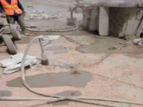 柳城水泥混凝土路面板底注浆技术 路面脱空注浆整治方案